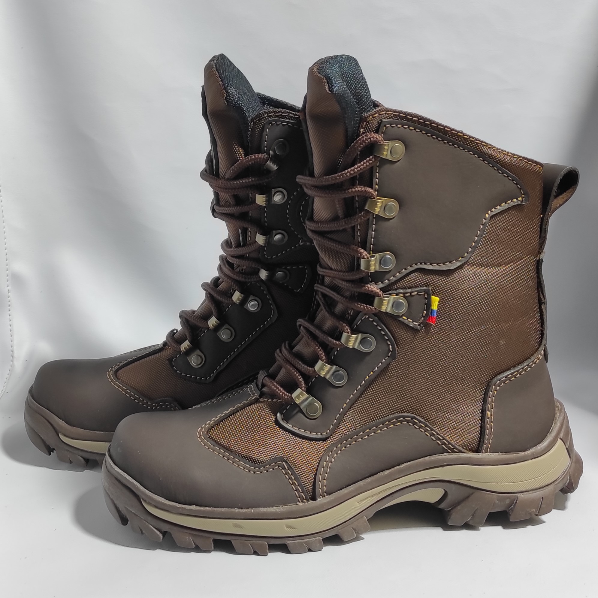 Kolos Militar: La Bota Táctica de Alta Resistencia y Seguridad - Image 6