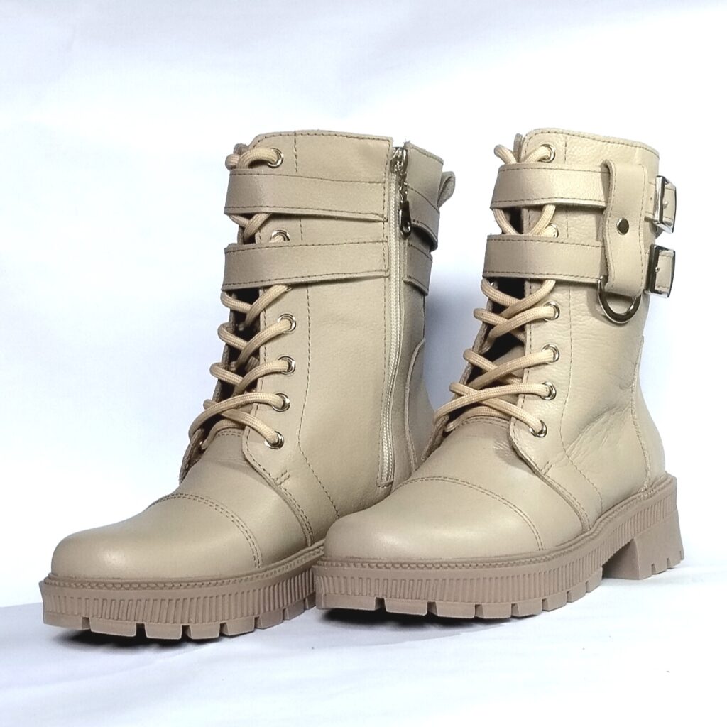 Bota Urbana de Cuero con Correas - Kolos Verbena