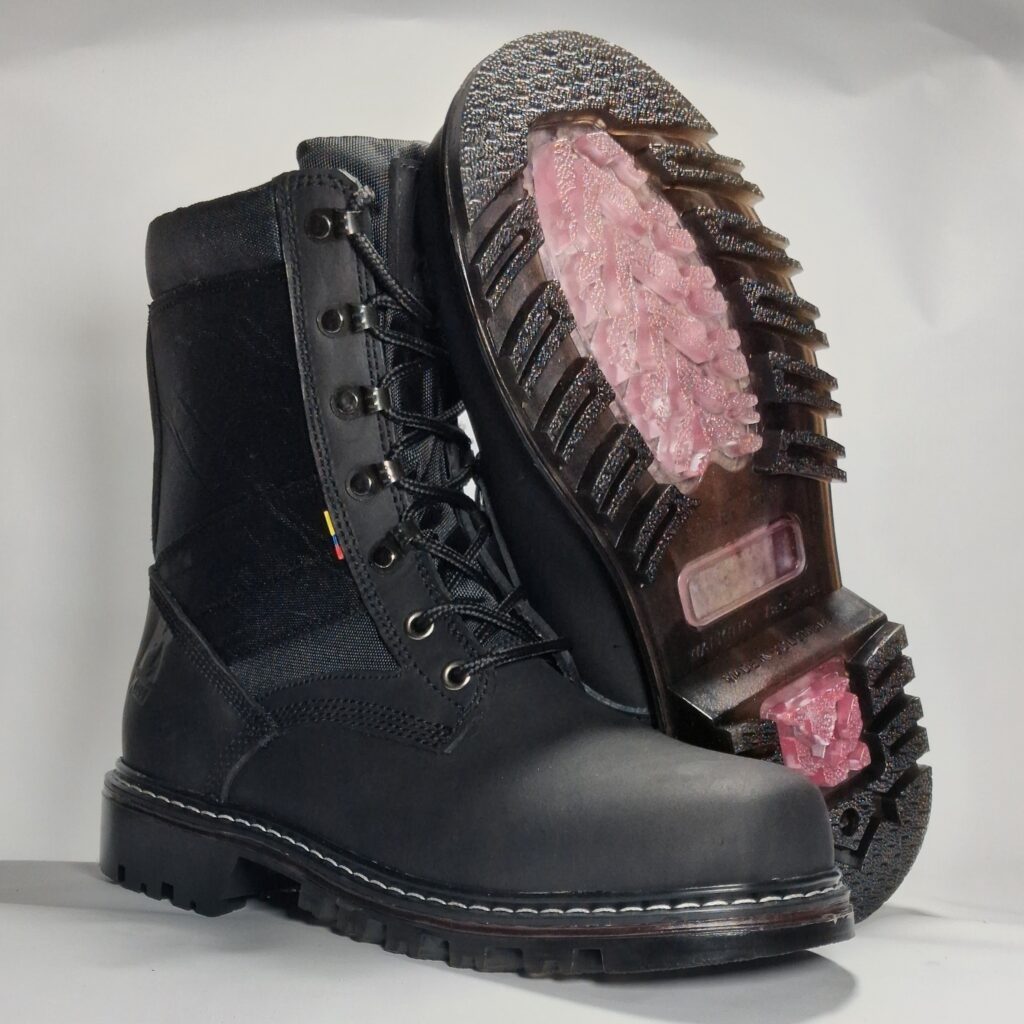 Botas tácticas Kolos Centinela en cuero y lona técnica
